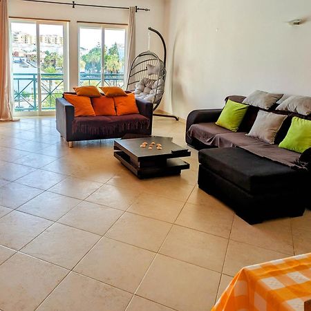 Two Bedroom Apartment - 110M2, Ac, Terrace, Wi-Fi لاغوس المظهر الخارجي الصورة