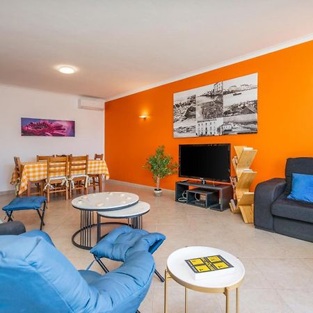 Two Bedroom Apartment - 110M2, Ac, Terrace, Wi-Fi لاغوس المظهر الخارجي الصورة