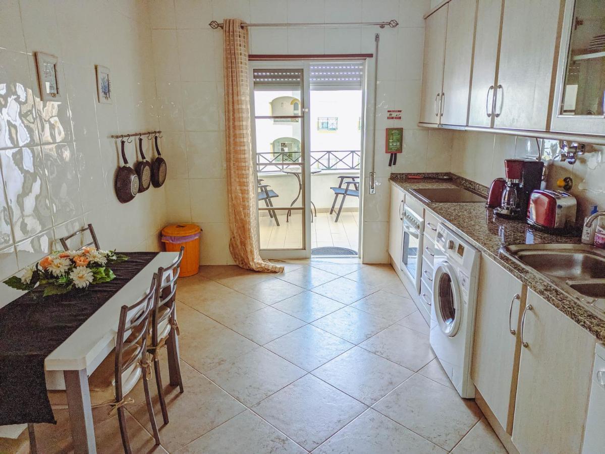 Two Bedroom Apartment - 110M2, Ac, Terrace, Wi-Fi لاغوس المظهر الخارجي الصورة