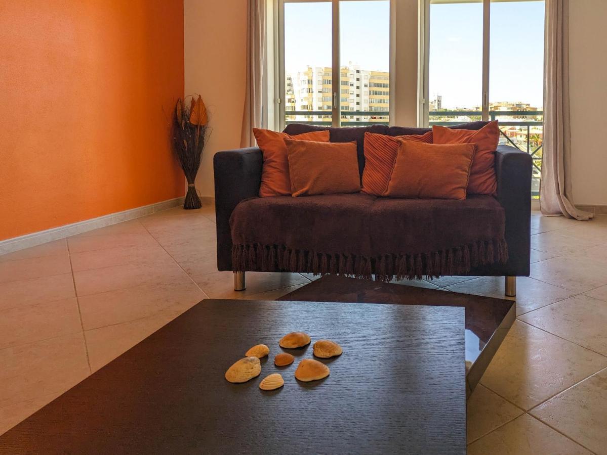 Two Bedroom Apartment - 110M2, Ac, Terrace, Wi-Fi لاغوس المظهر الخارجي الصورة