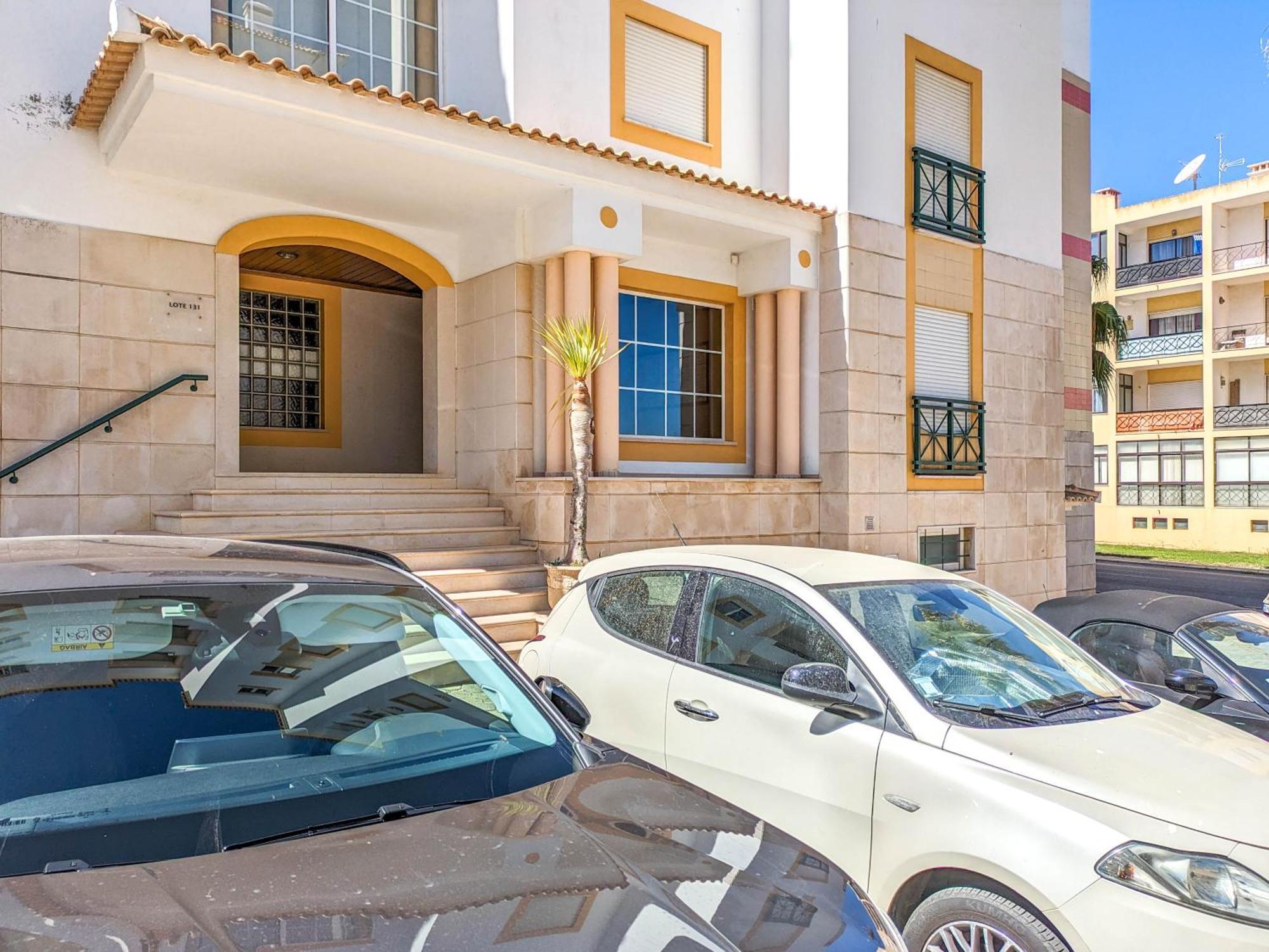 Two Bedroom Apartment - 110M2, Ac, Terrace, Wi-Fi لاغوس المظهر الخارجي الصورة