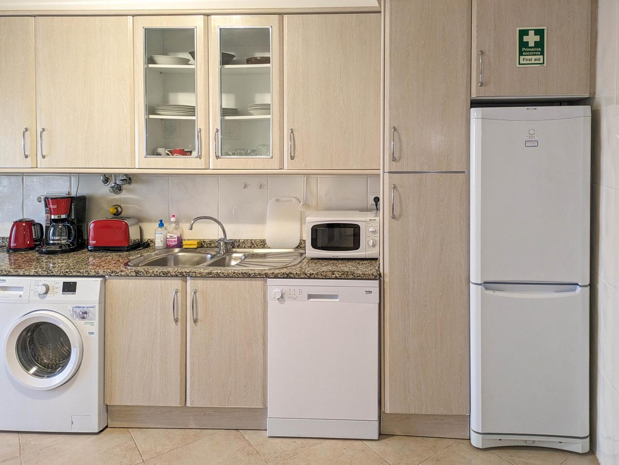 Two Bedroom Apartment - 110M2, Ac, Terrace, Wi-Fi لاغوس المظهر الخارجي الصورة