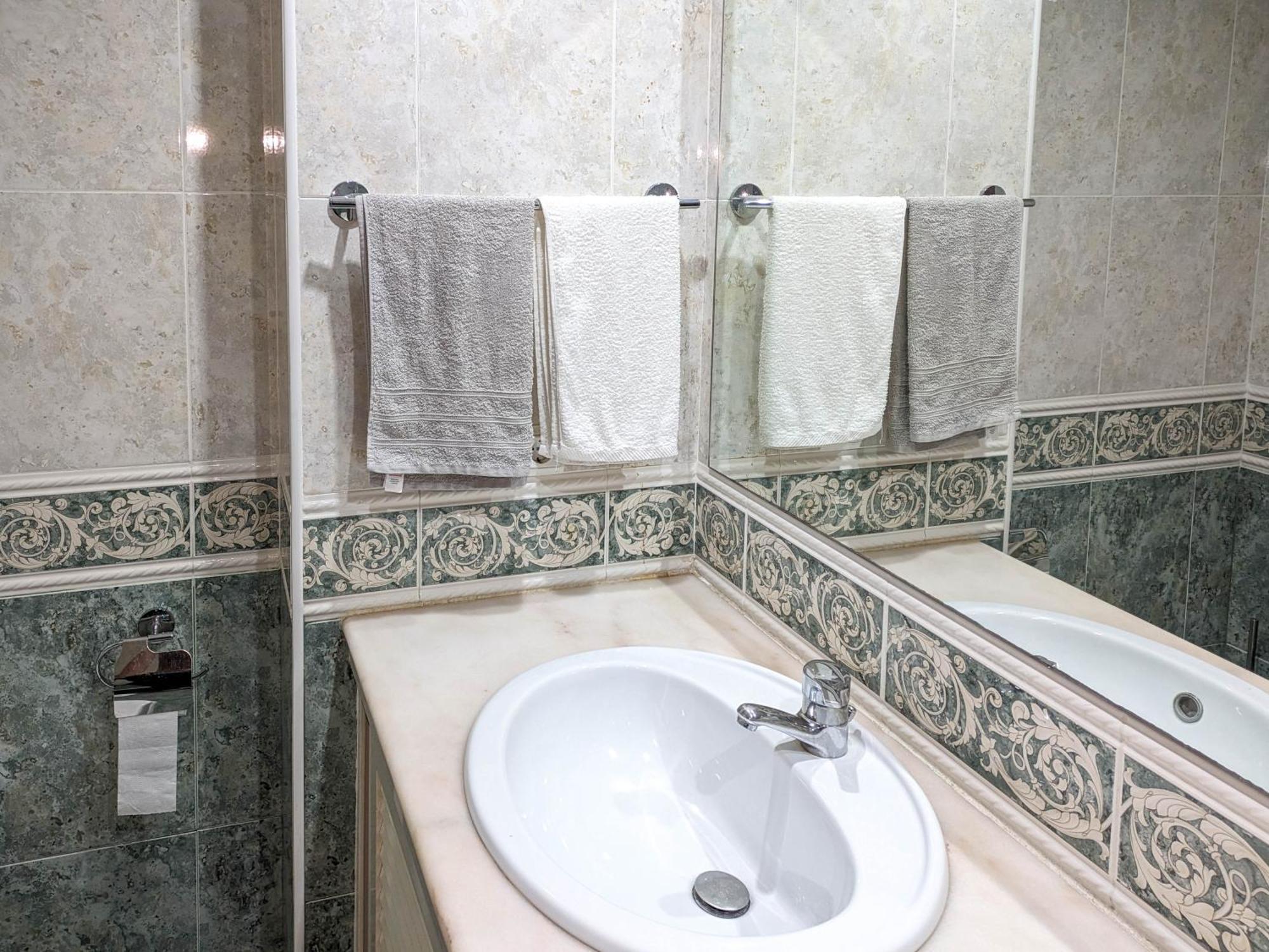 Two Bedroom Apartment - 110M2, Ac, Terrace, Wi-Fi لاغوس المظهر الخارجي الصورة