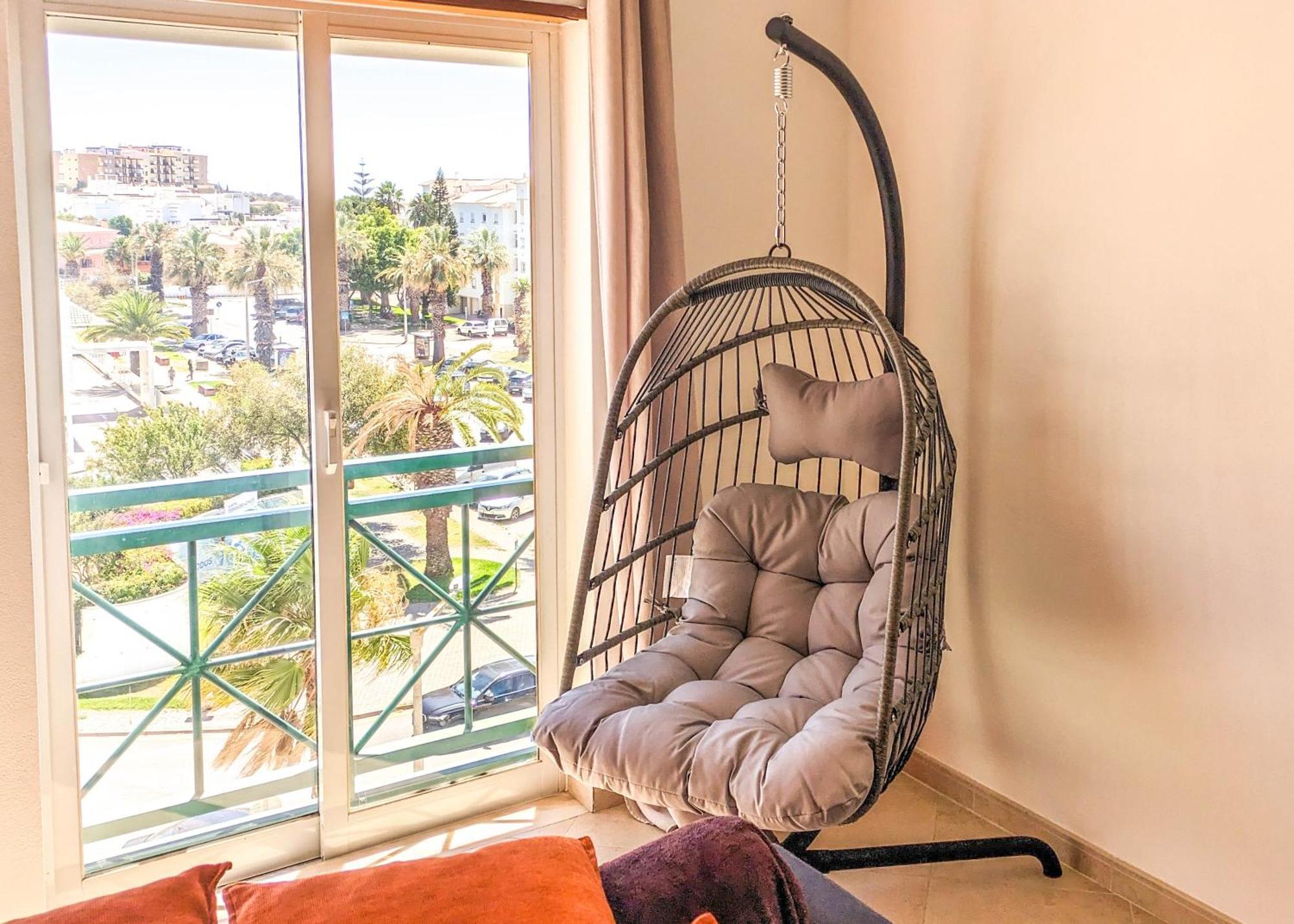 Two Bedroom Apartment - 110M2, Ac, Terrace, Wi-Fi لاغوس المظهر الخارجي الصورة
