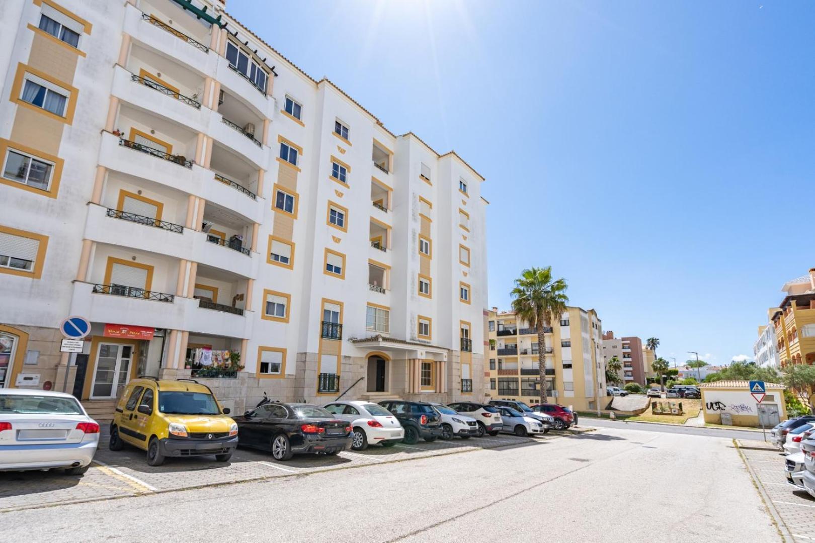 Two Bedroom Apartment - 110M2, Ac, Terrace, Wi-Fi لاغوس المظهر الخارجي الصورة