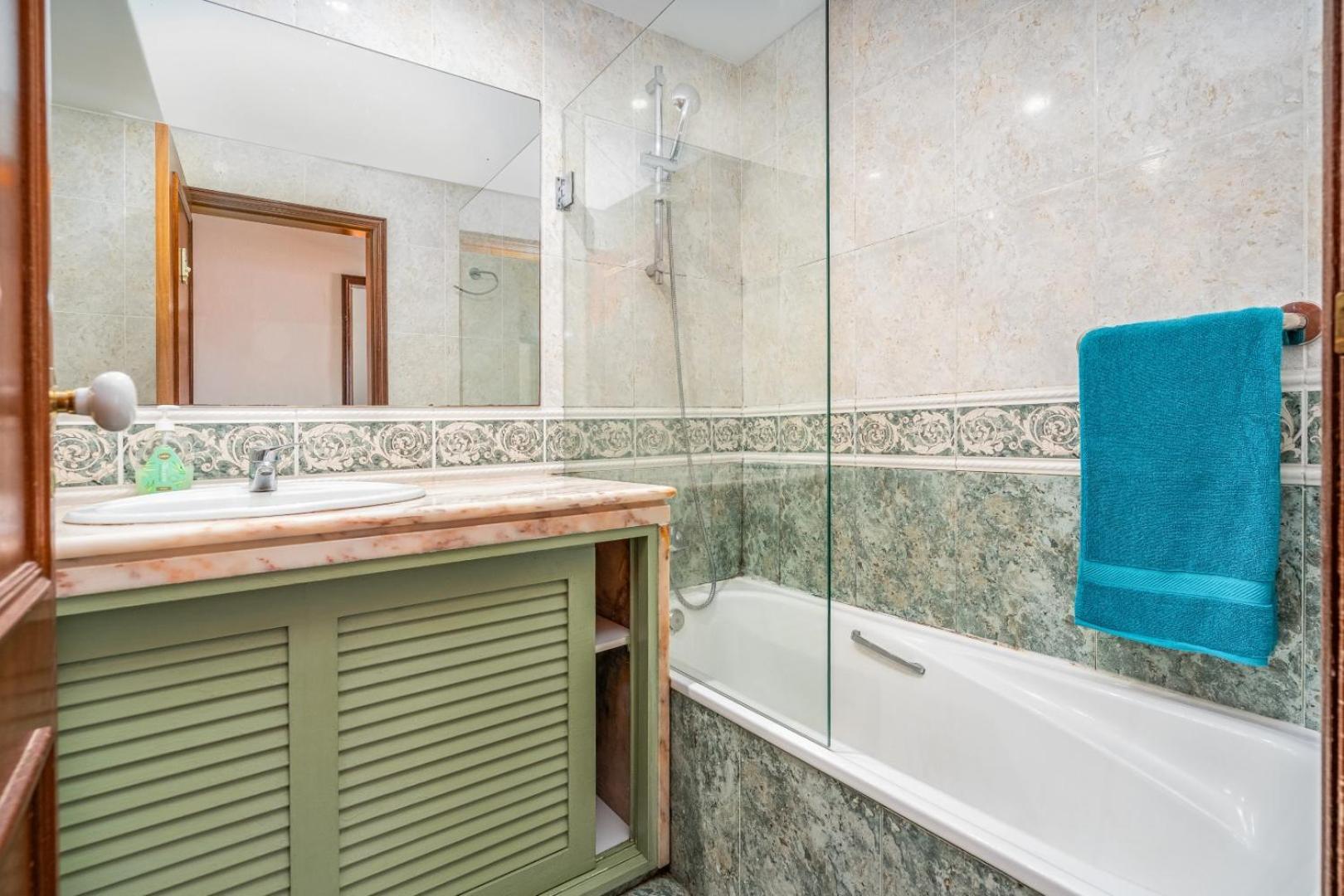Two Bedroom Apartment - 110M2, Ac, Terrace, Wi-Fi لاغوس المظهر الخارجي الصورة