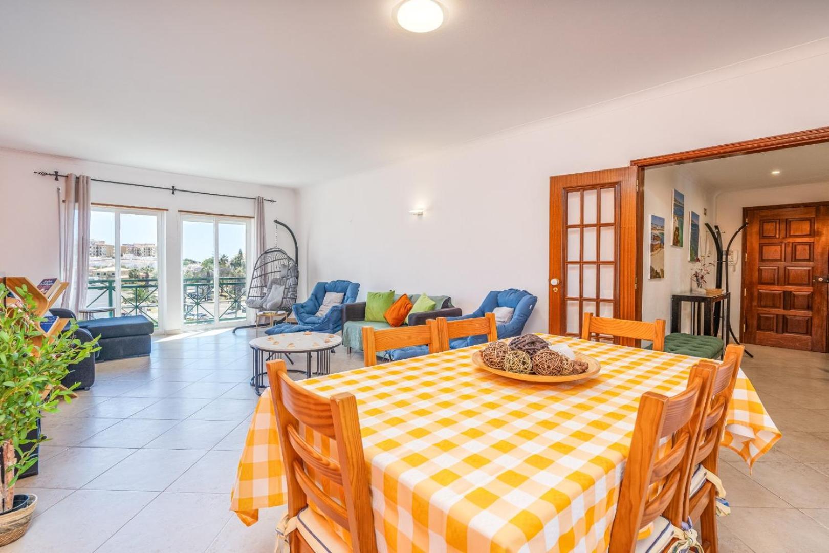 Two Bedroom Apartment - 110M2, Ac, Terrace, Wi-Fi لاغوس المظهر الخارجي الصورة