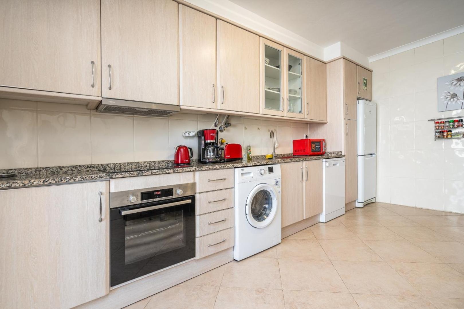 Two Bedroom Apartment - 110M2, Ac, Terrace, Wi-Fi لاغوس المظهر الخارجي الصورة