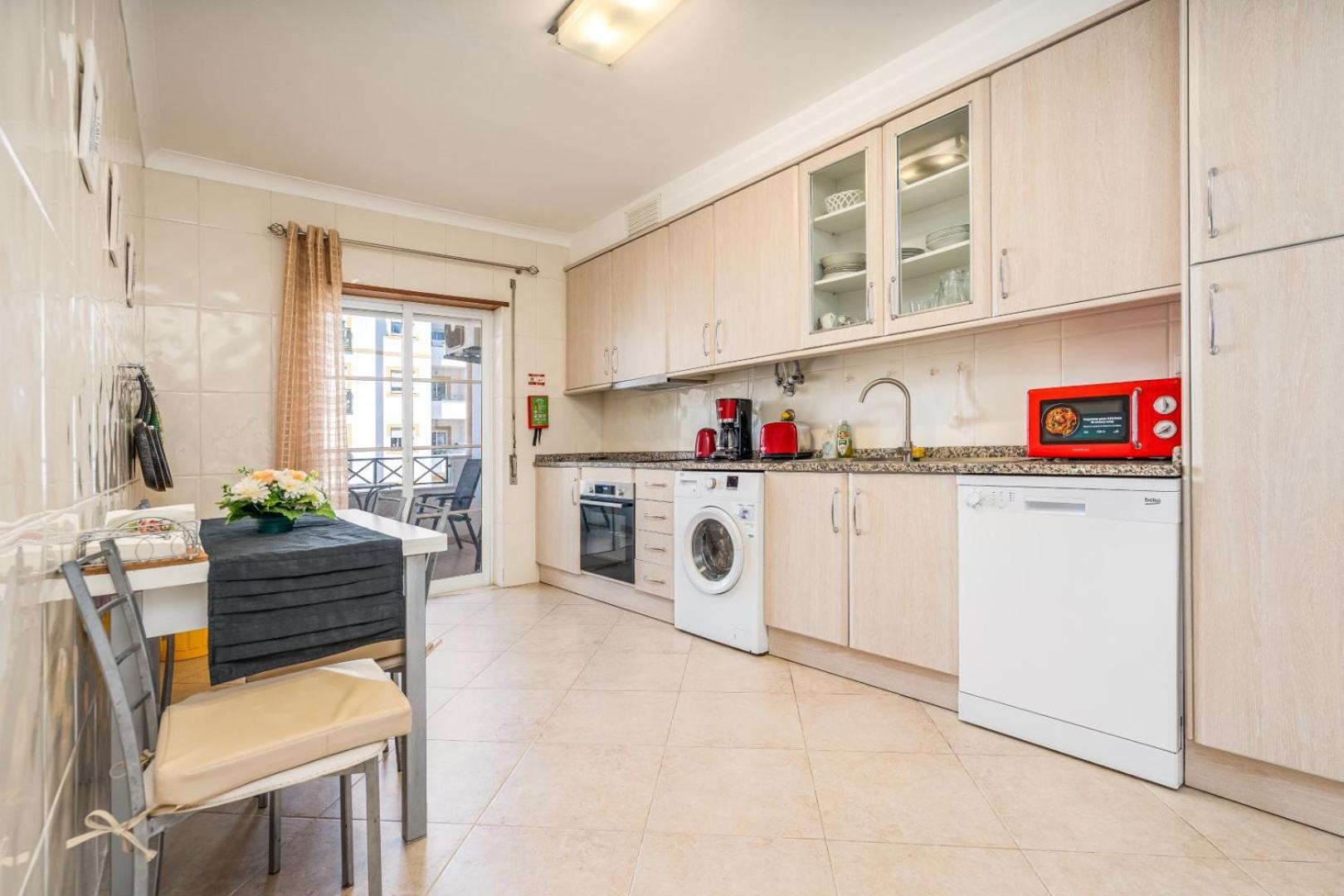 Two Bedroom Apartment - 110M2, Ac, Terrace, Wi-Fi لاغوس المظهر الخارجي الصورة