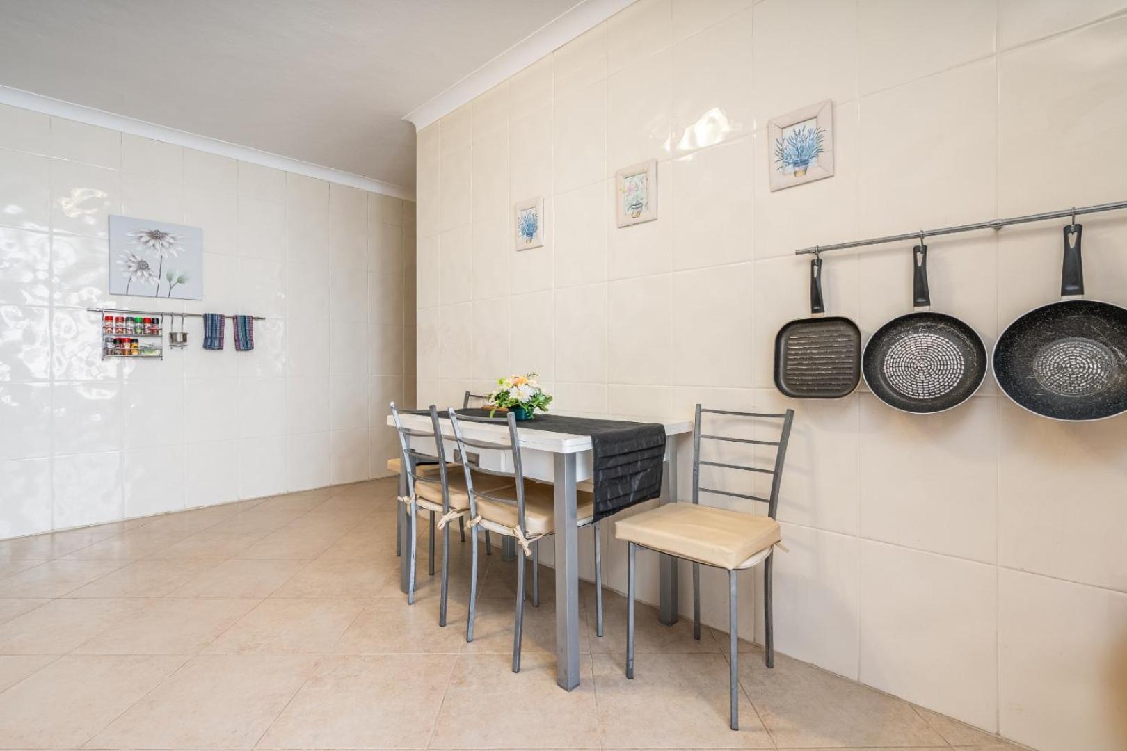 Two Bedroom Apartment - 110M2, Ac, Terrace, Wi-Fi لاغوس المظهر الخارجي الصورة